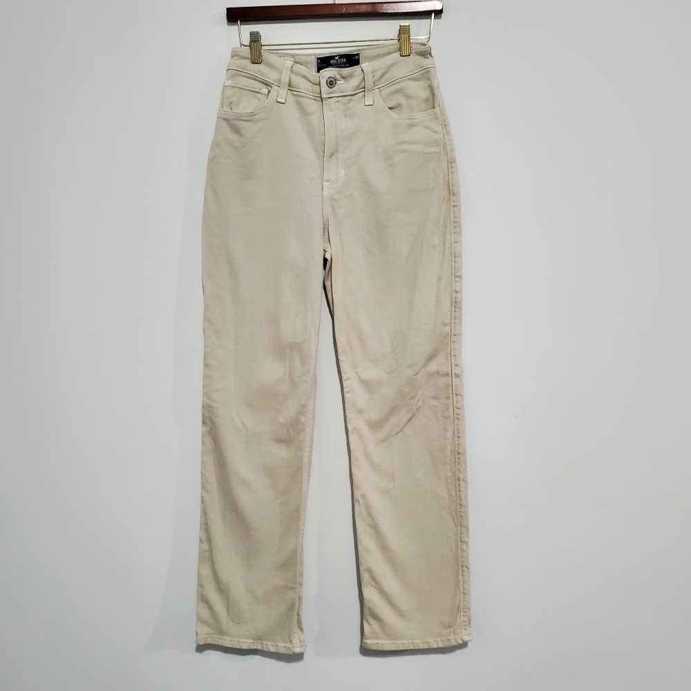 HOLLISTER Ultra High Rise Dad Jean Vintage Stretch in Cream  Wide Leg Size 2/26